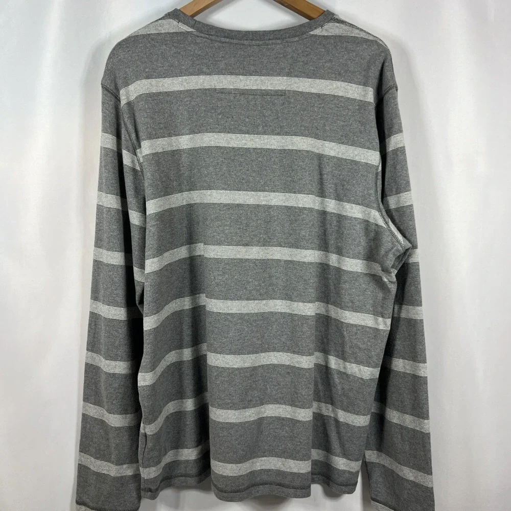 Banana Republic Men's Gray Striped Long Sleeve Pullover Knit Soft Shirt Size XL